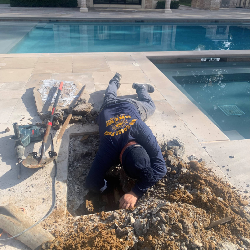 Someone to repair pool leak